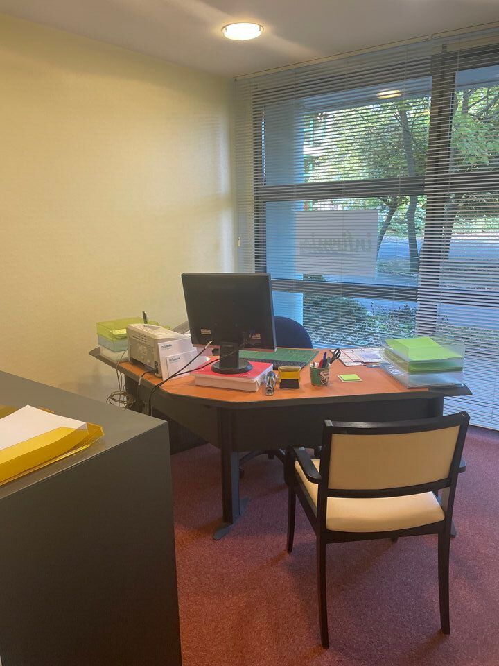 A LOUER -BUREAUX - PORT DE COMMERCE 