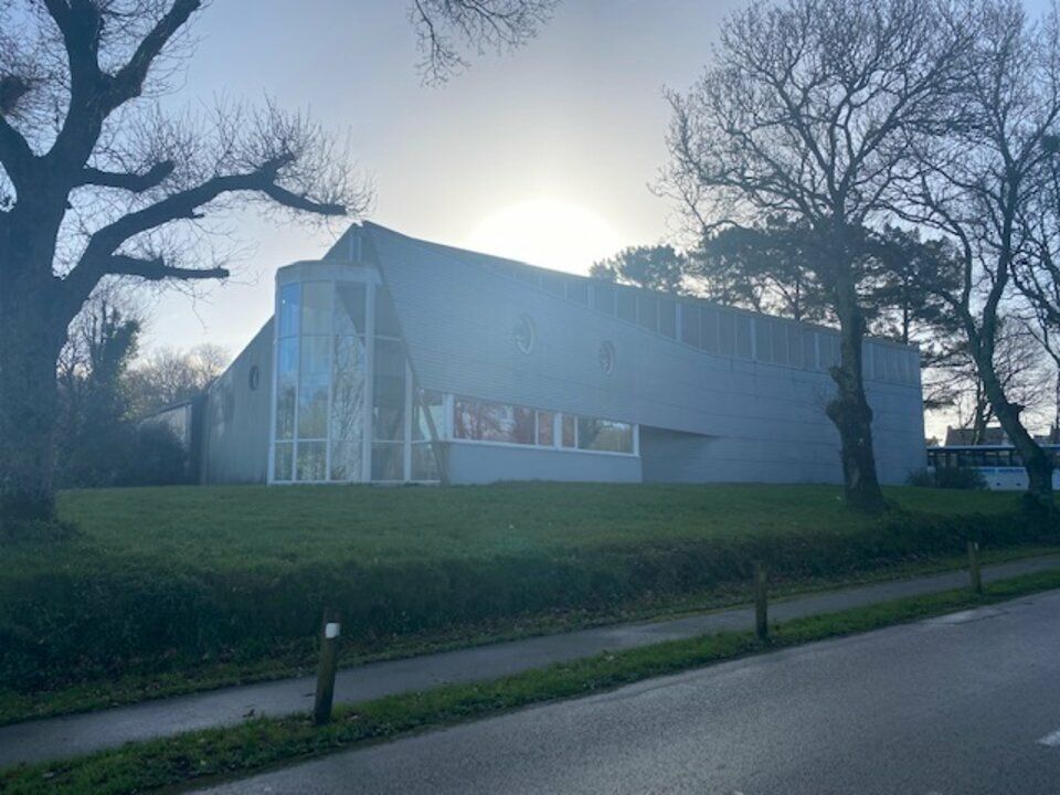 Vente local d''activites 1000 m² non divisibles