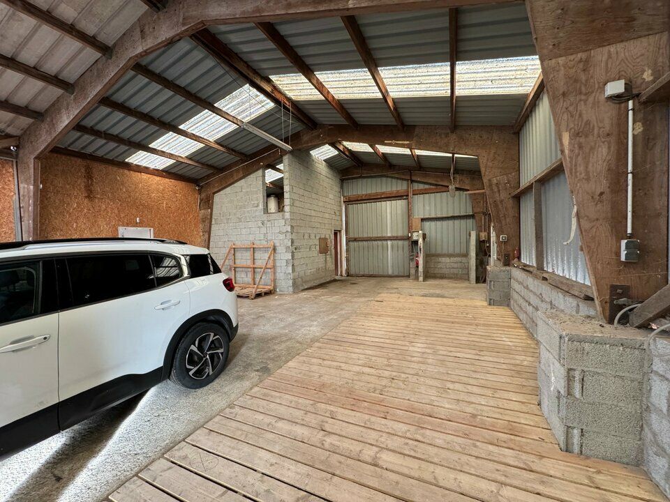 Location local d''activites 160 m² non divisibles