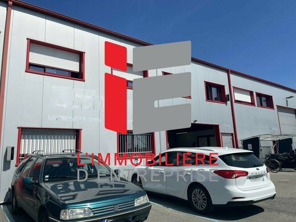 Location local d''activites 1430 m² non divisibles