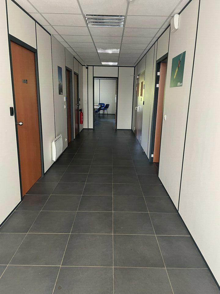 A LOUER - LOCAL D'ACTIVITE - ZA DE KERLOIC CAUDAN