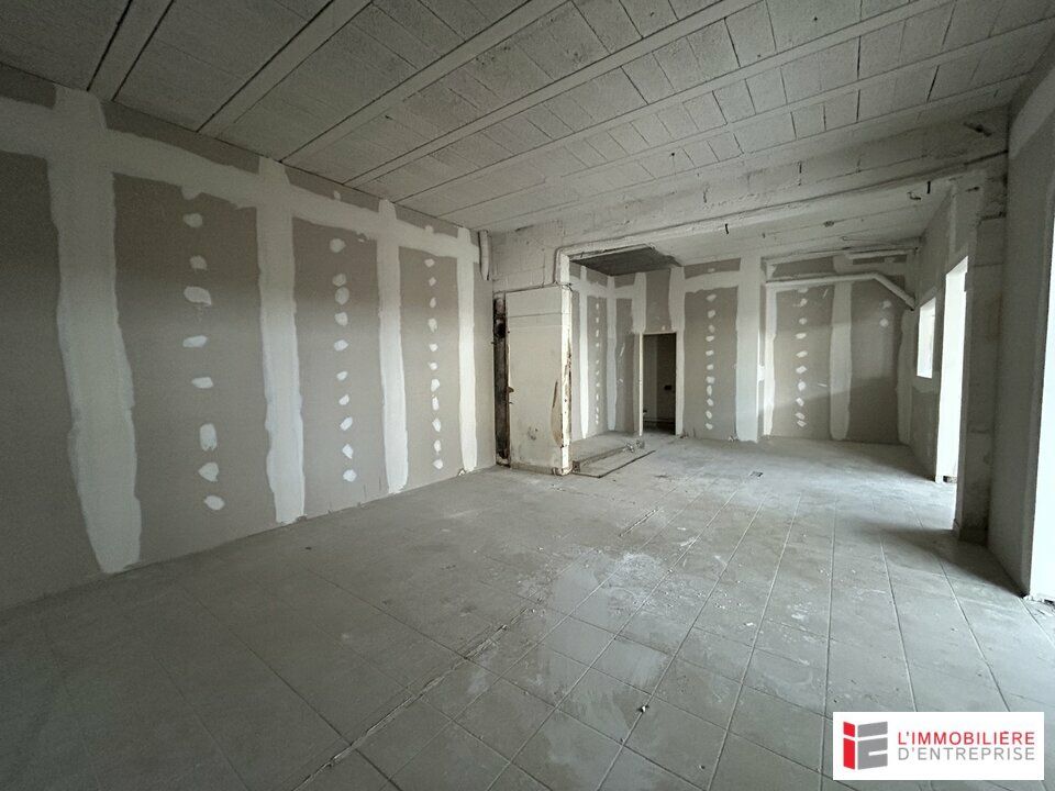 Location local commercial 97 m² non divisibles