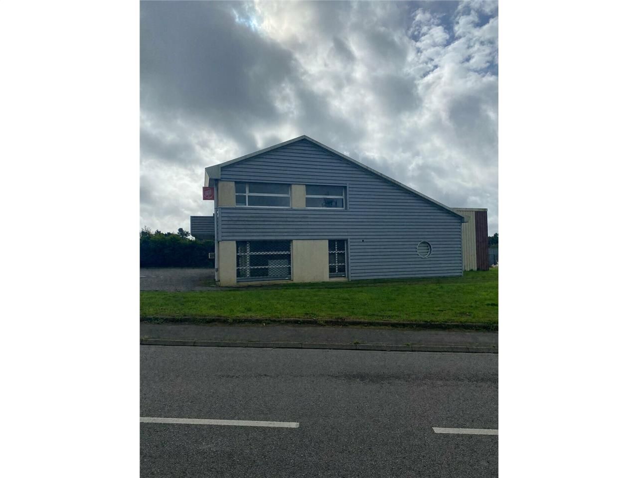 Bâtiment indépendant - PROCHE GRANDS AXES