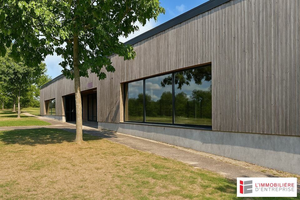 VENTE – LOCAL COMMERCIAL – 571 m² – VITRÉ