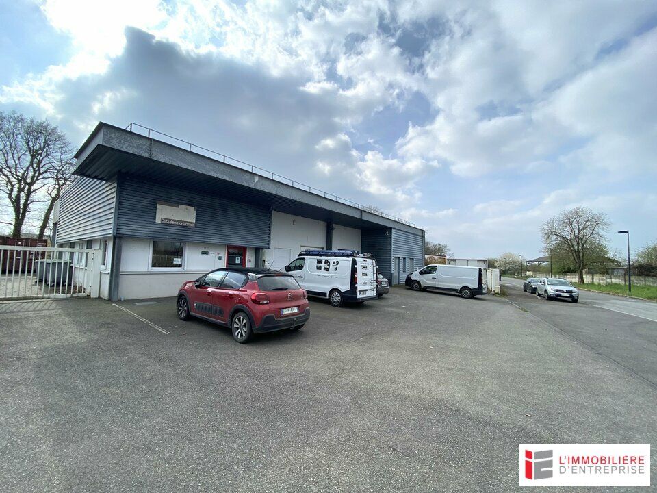 Location local d''activites 500 m² non divisibles