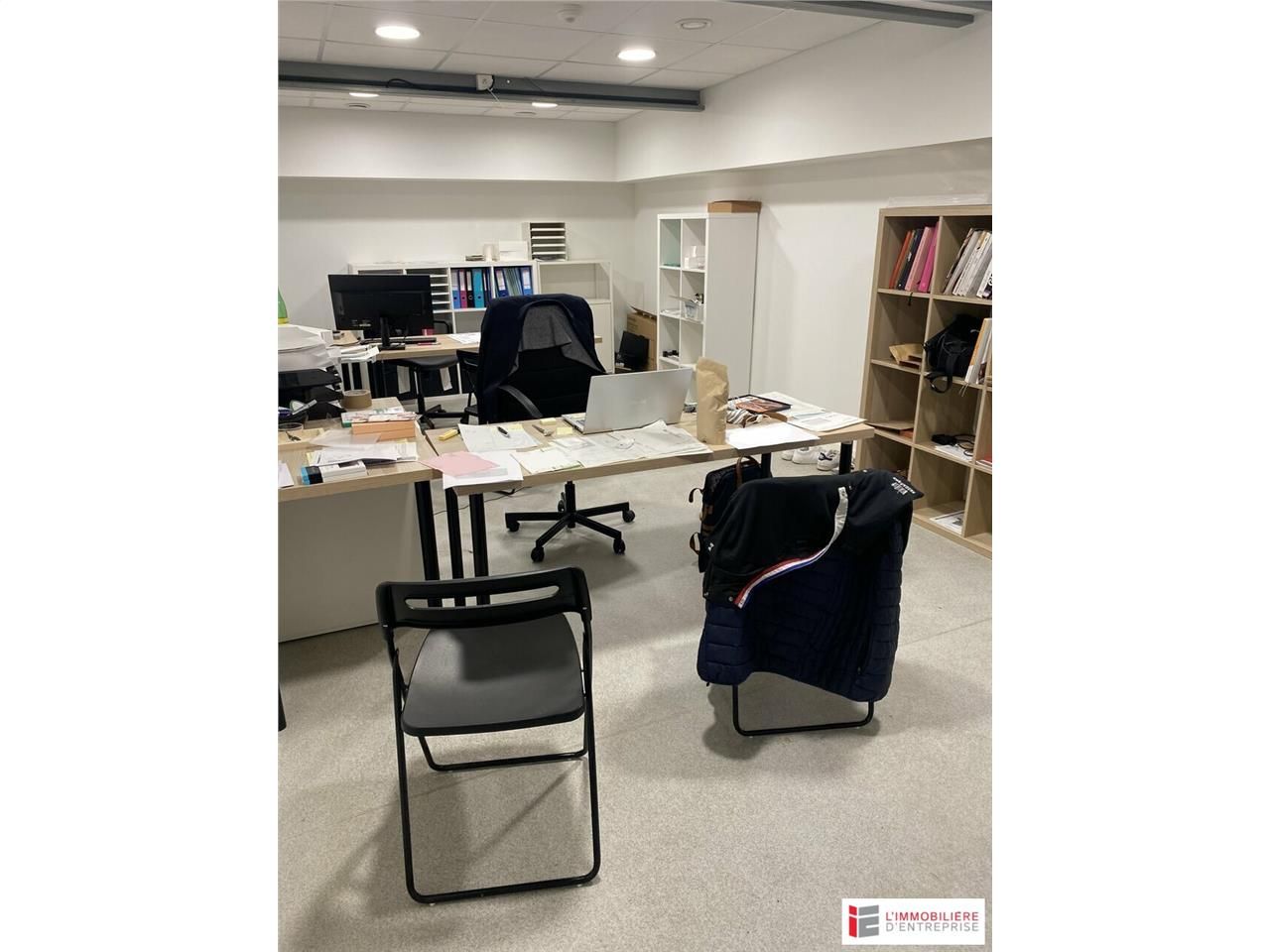 LOCATION – LOCAL D'ACTIVITÉ AVEC BUREAUX – 400 m² – RENNES (ROUTE DE LORIENT)