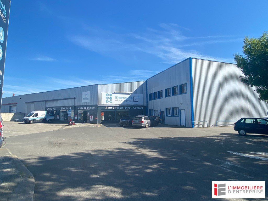 Location local d''activites 1200 m² non divisibles