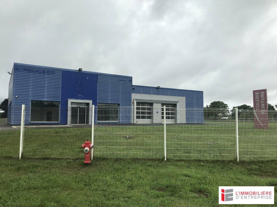 Location local d''activites 672 m² non divisibles