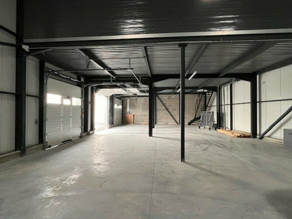Location local d''activites 360 m² non divisibles