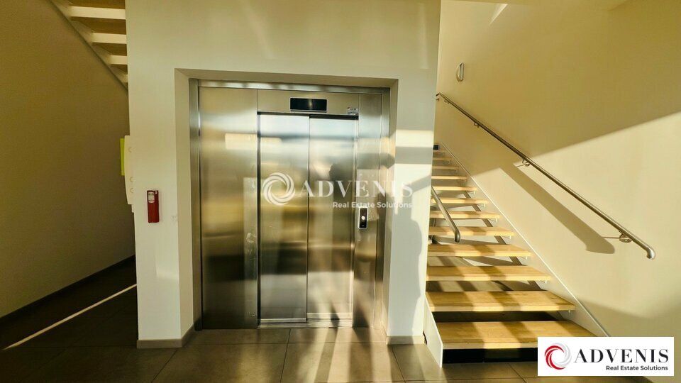 A LOUER - BUREAUX - 278 M²