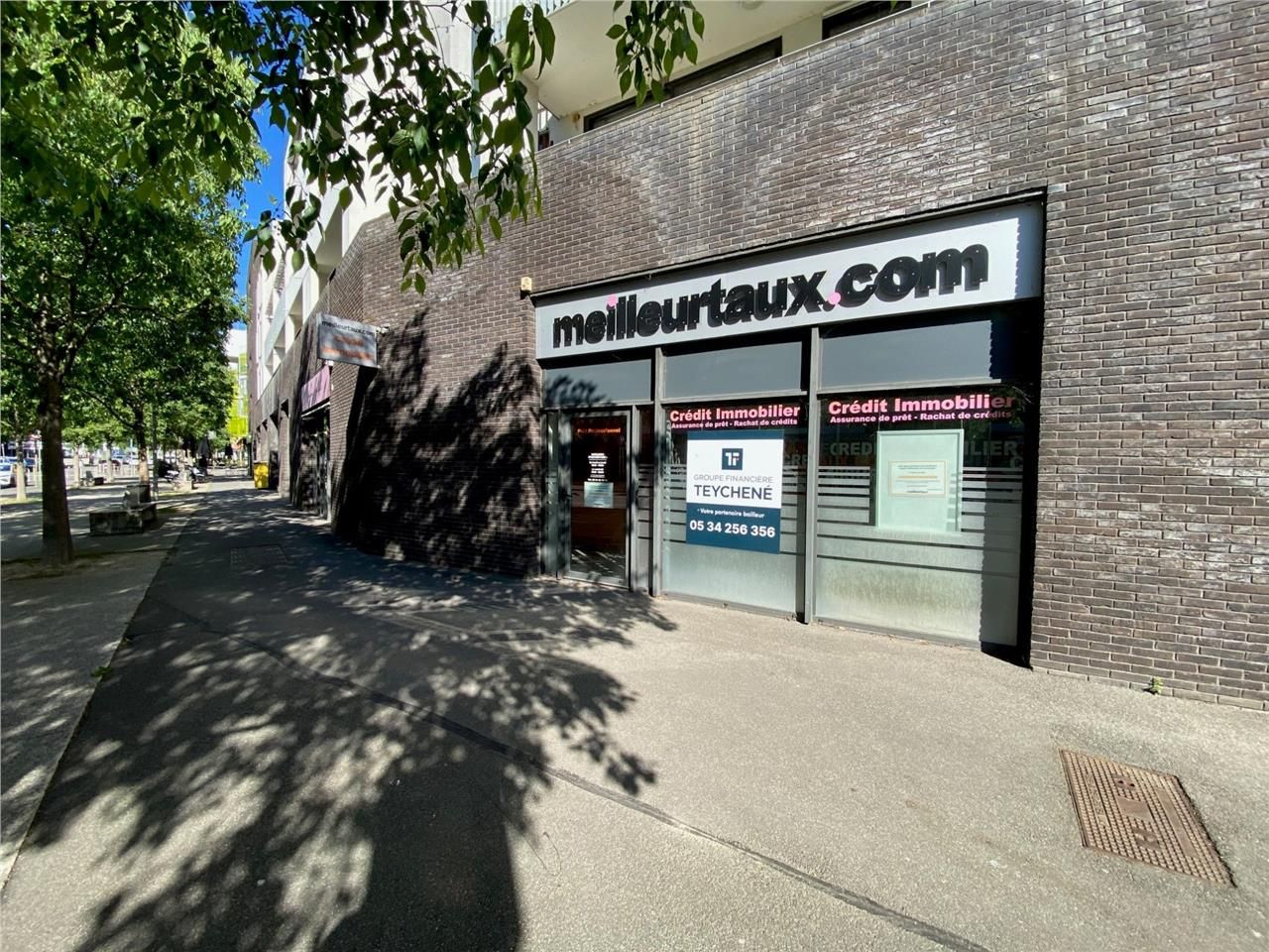 Location local commercial 121 m² à Blagnac