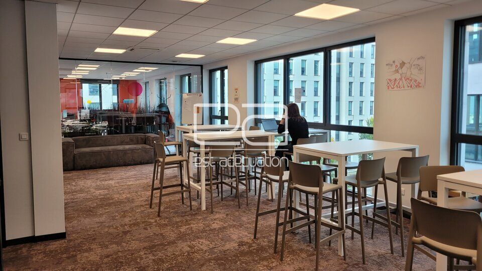 Location bureaux 450.77 m² non divisibles