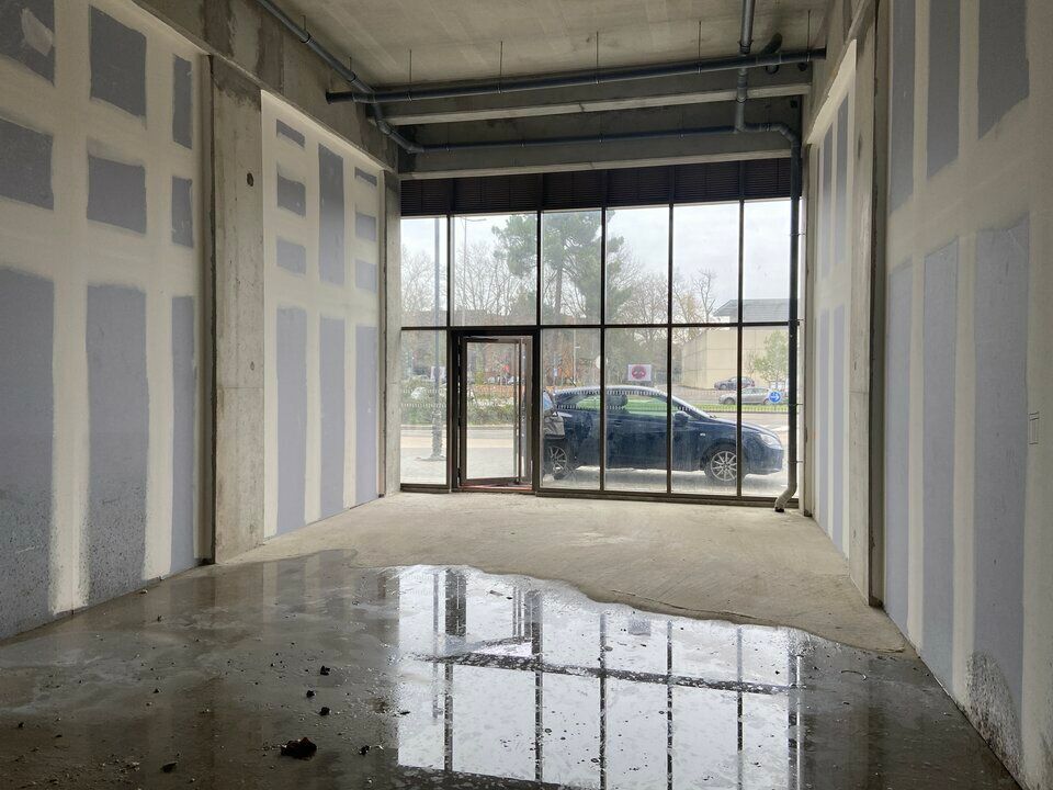 Location local commercial 54 m² non divisibles