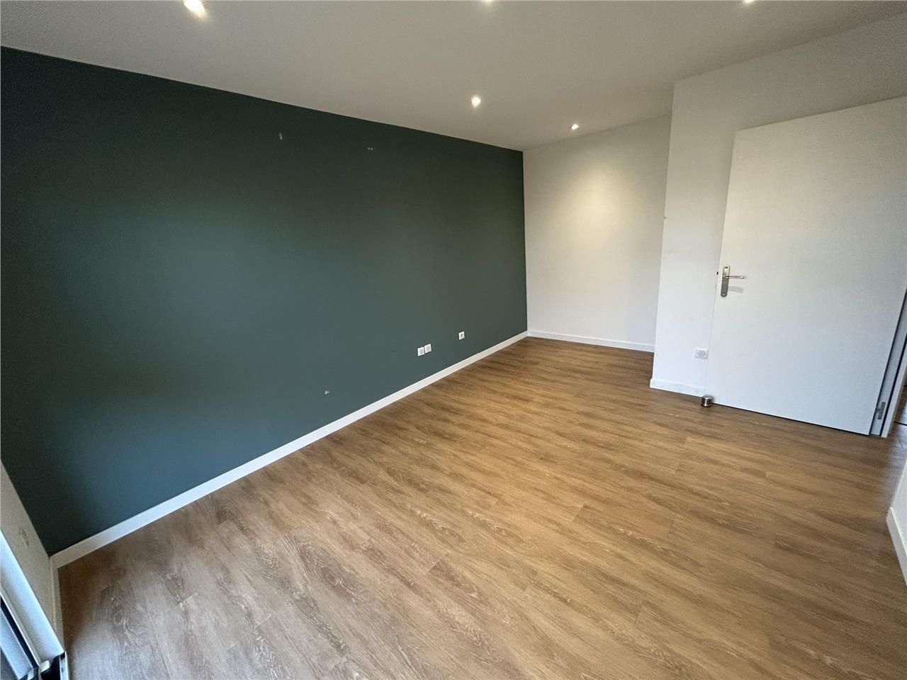 Location bureaux 40 m² à Saint-Georges-sur-Eure