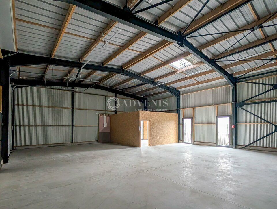 Location local d''activites 200 m² non divisibles