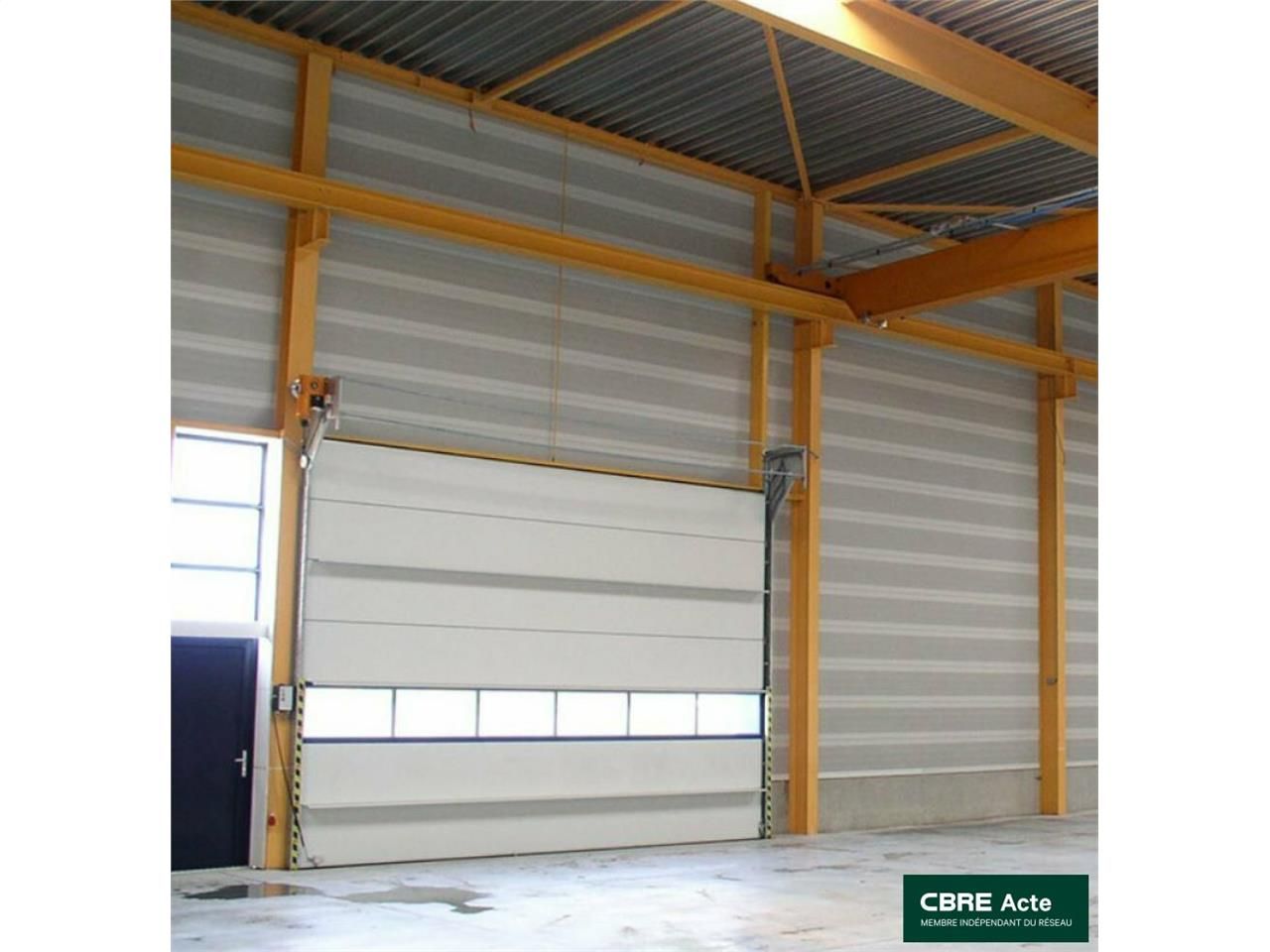 Location local d''activites 3471 m² non divisibles