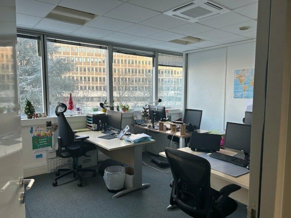 TOURS CENTRE - Quartier Gare , proche Autoroute et Tramway