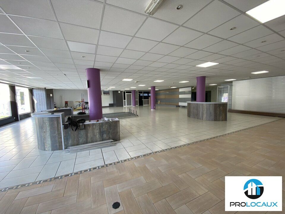 Vente local commercial 553.7 m² non divisibles