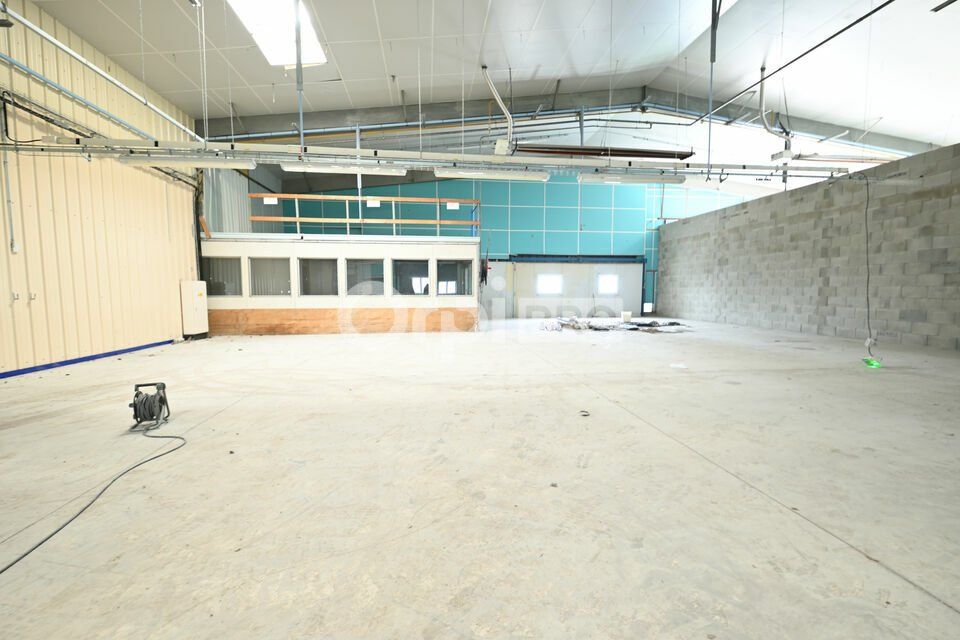 LOCAL D'ACTIVITE A LOUER - 380 m² - LE CREUSOT