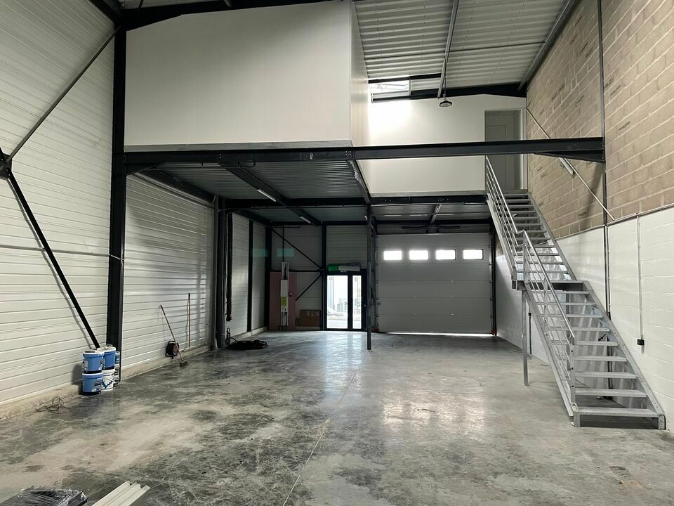 Local d'activité de 232 m² à louer
