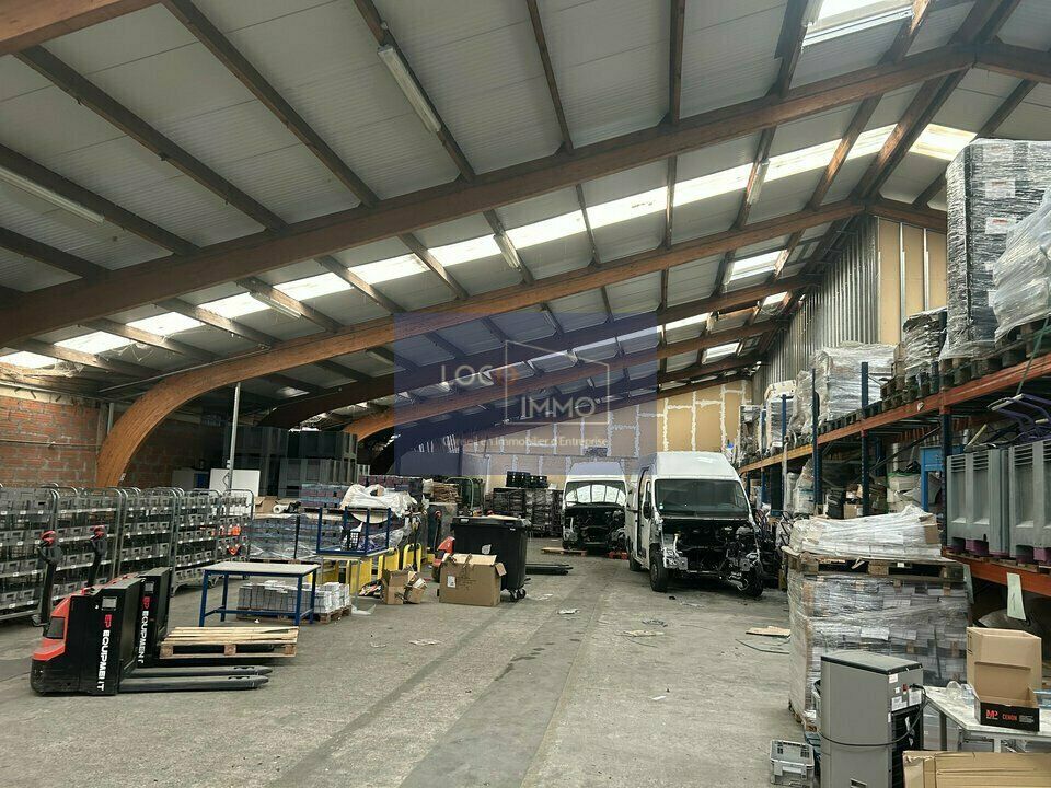 Location local d''activites 1050 m² non divisibles