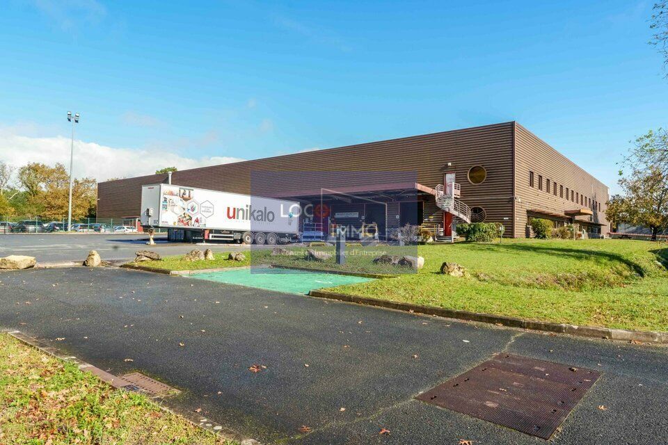 Location entrepot 8927 m² divisibles à partir de 4420 m²