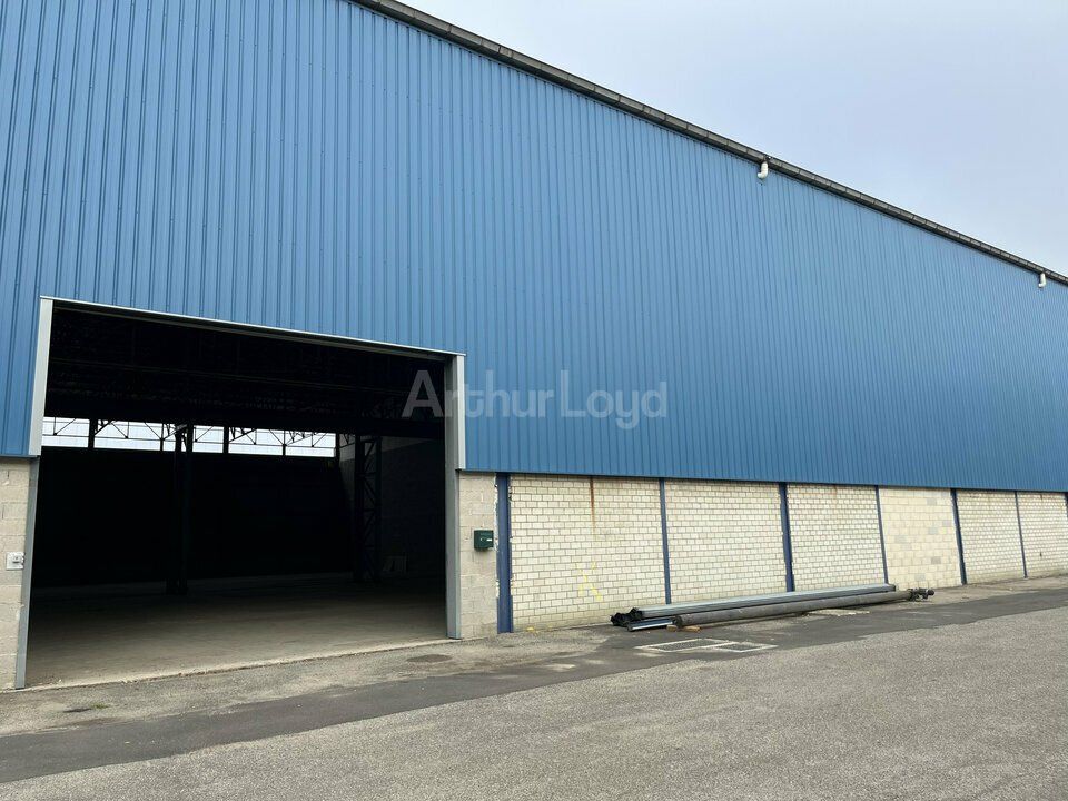Location local d''activites 1610 m² non divisibles