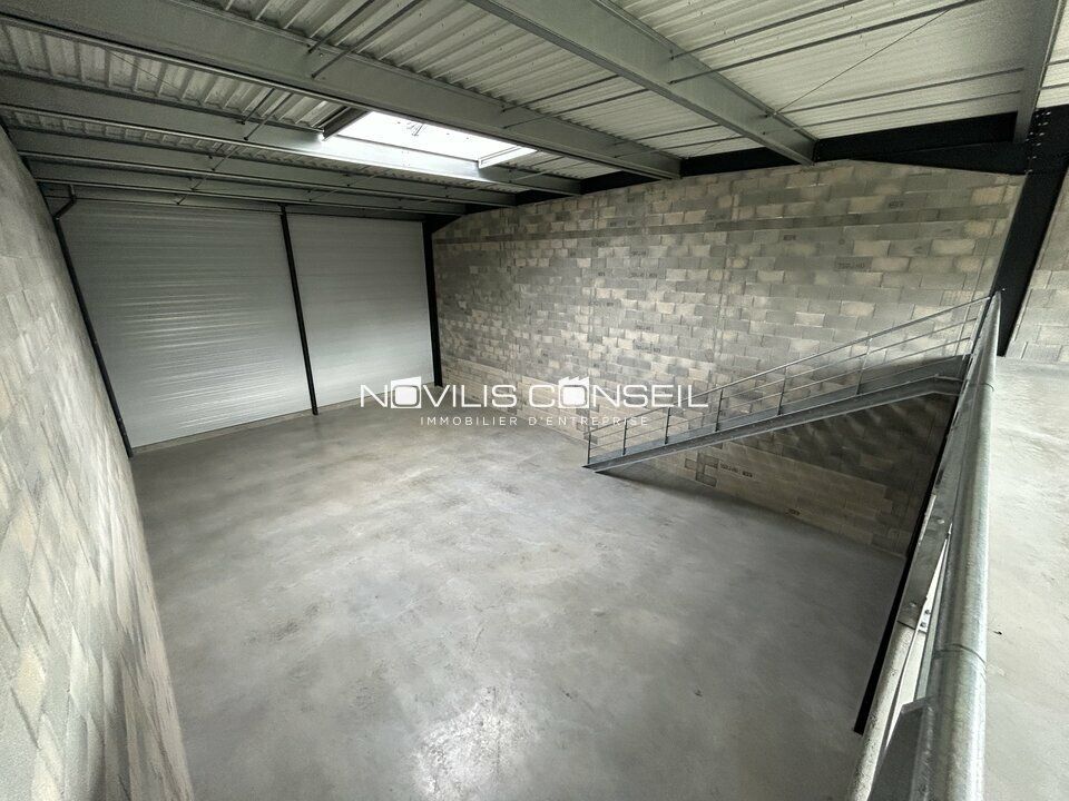 Vente local d''activites 210 m² non divisibles