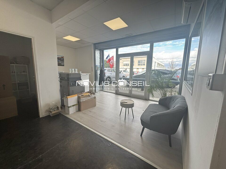 Location local d''activites 458 m² non divisibles