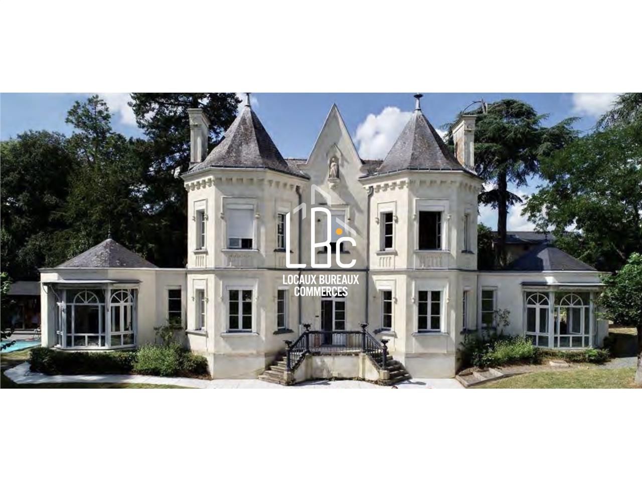 Vente bureaux 541.97 m² à Le Cellier