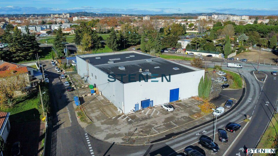 Location local commercial 250 m² non divisibles