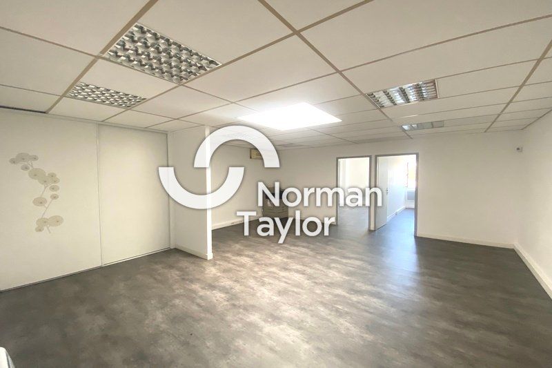 Location bureaux 63 m² non divisibles