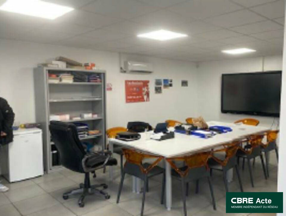 LOCAL D'ACTIVITES PORTE VERTE