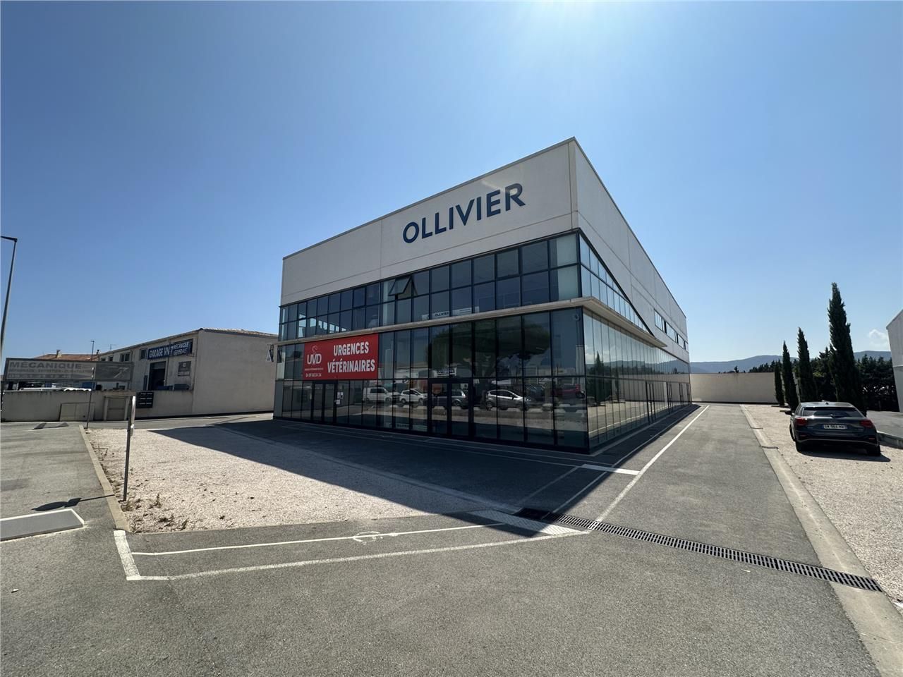 Commercial premises 290 m2 in Puget sur Argens