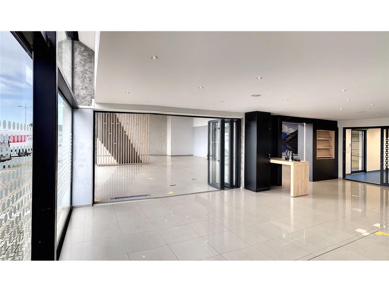 1150 m² dispo à Puget-sur-argens