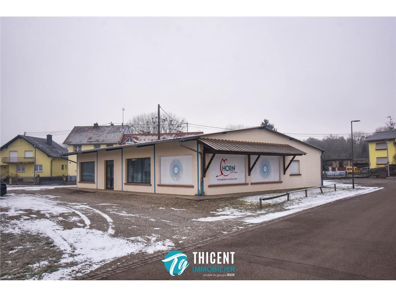 Location local commercial 244 m² à Kurtzenhouse