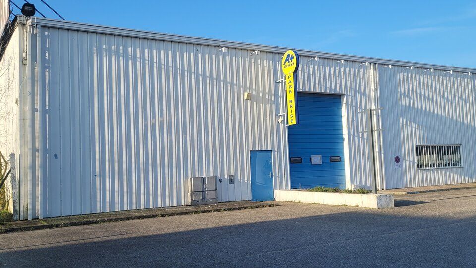 Location local d''activites 443 m² non divisibles