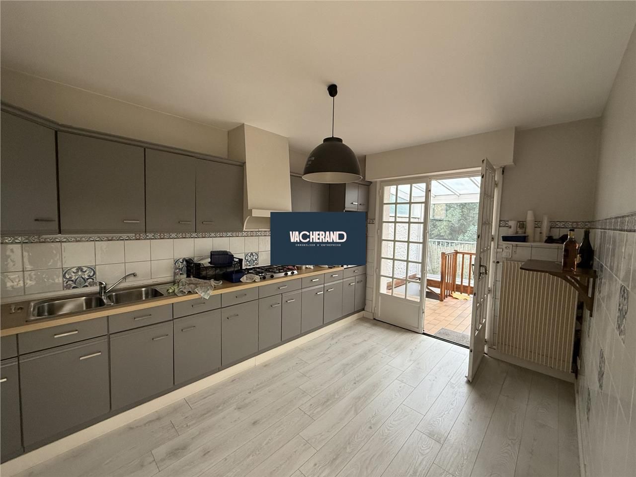 Vente local commercial 190 m² à Saint-André-lez-Lille