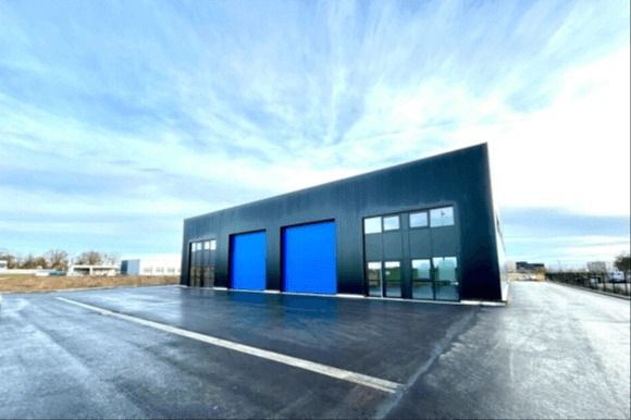 Location entrepôts 580 m² non divisibles