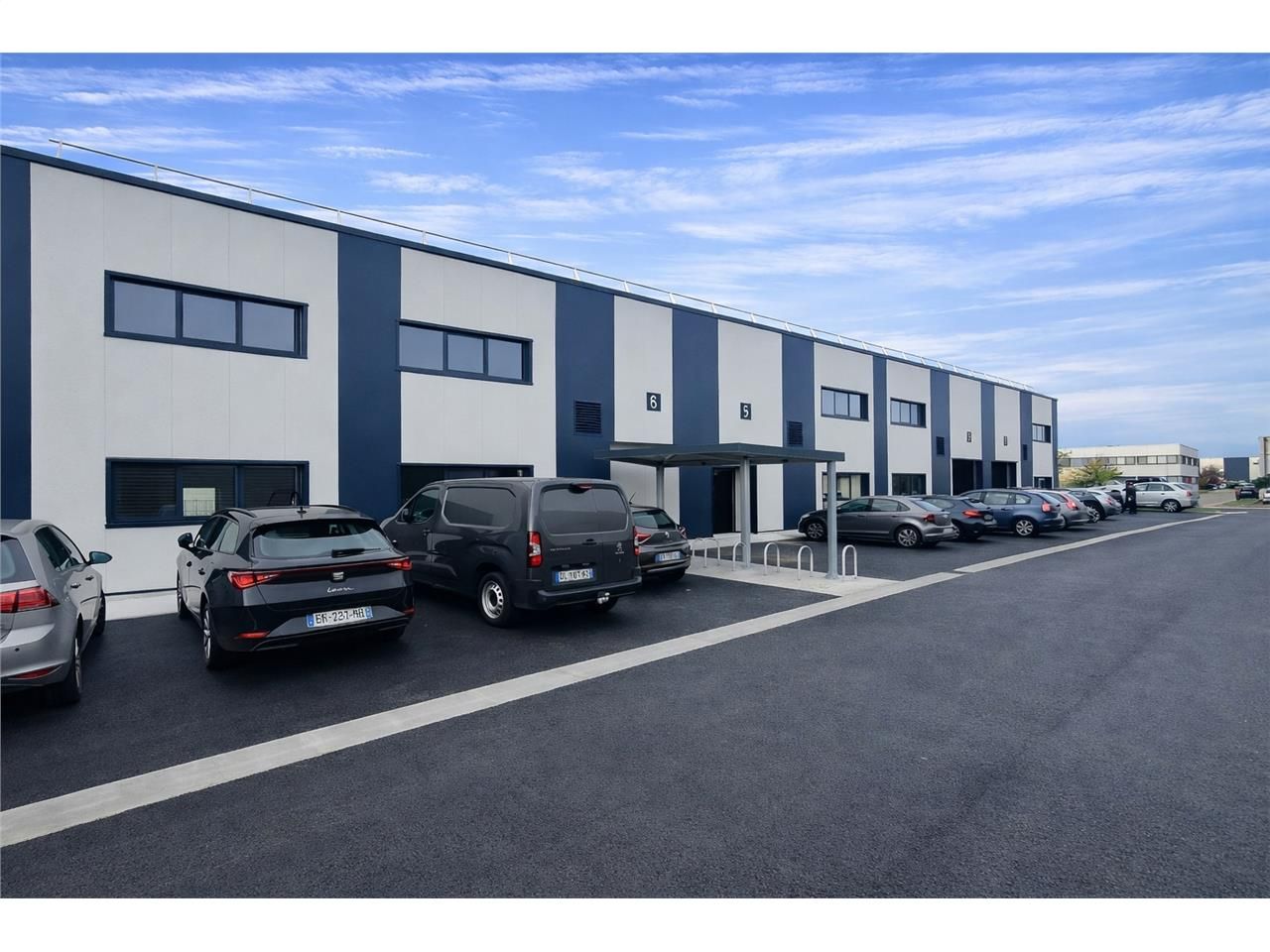 Vente local 480.00 m² à BLANQUEFORT