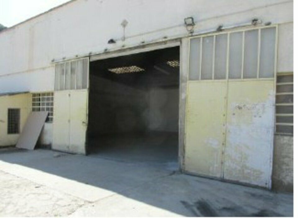 Location local d''activites 160 m² non divisibles