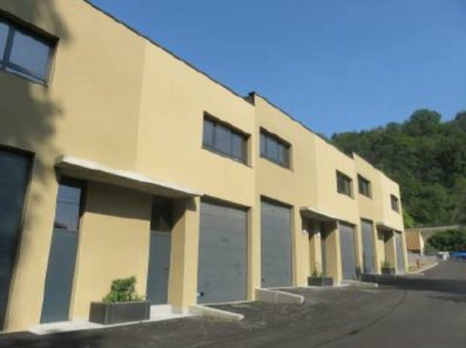 Location local d''activites 349 m² divisibles à partir de 168 m²