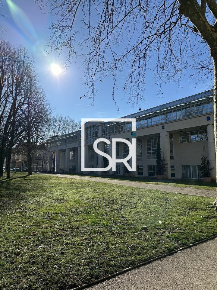 À VENDRE – FONDS DE COMMERCE CAFÉ & PETITE RESTAURATION – 63 M² - 03200 - VICHY