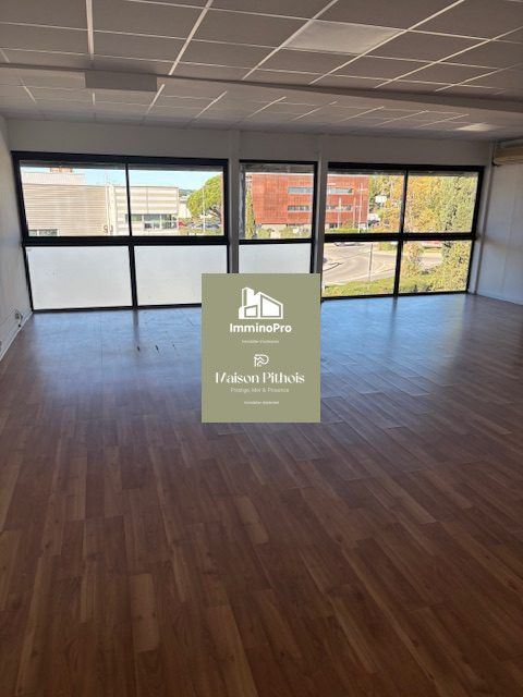 Location bureaux 112 m² à Six-Fours-les-Plages