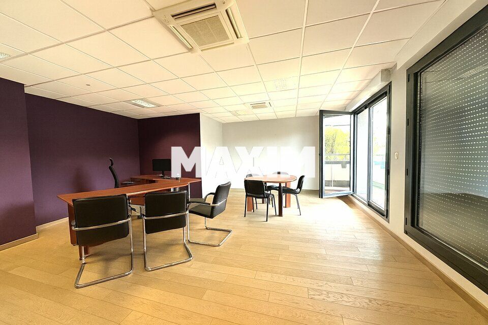 Bureaux lumineux, idéalement situés – Tram au pied de l'immeuble