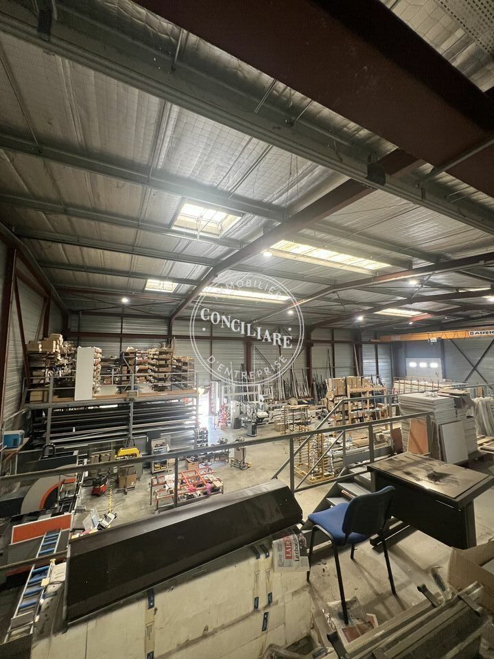Location local d''activites 1250 m² non divisibles