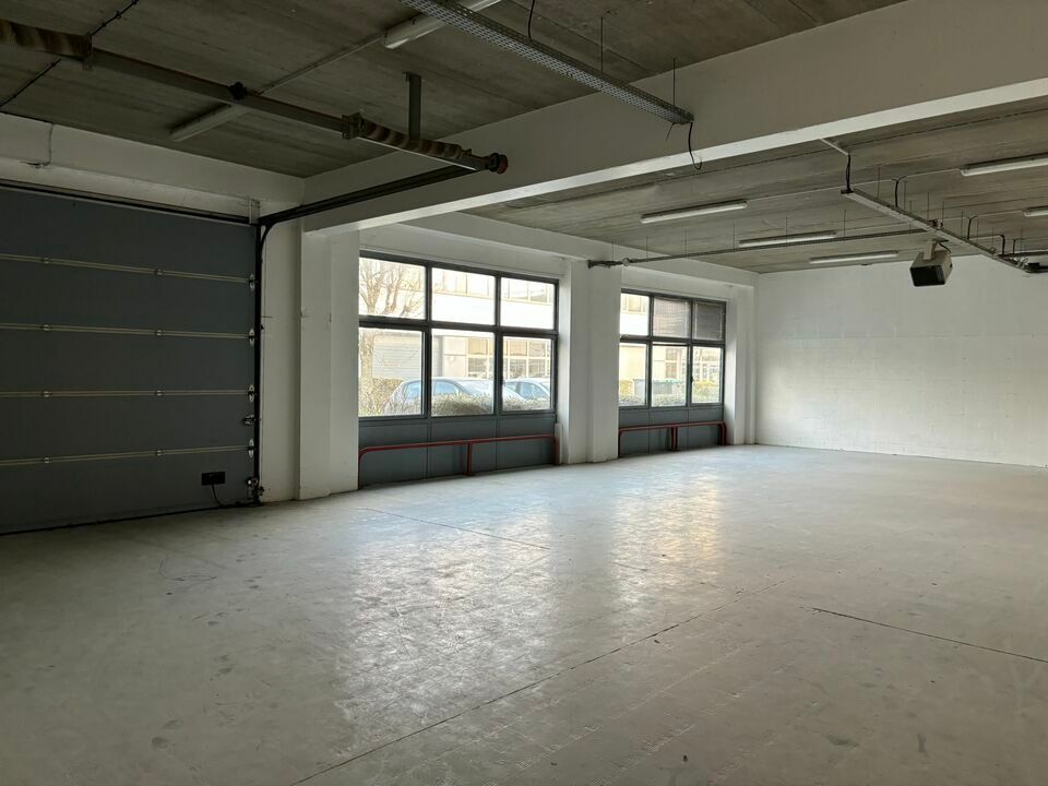 Location local d''activites 373 m² non divisibles