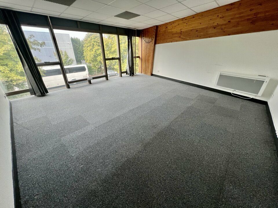 105 €/ m²/an pour ce local d'activites en location à Goussainville