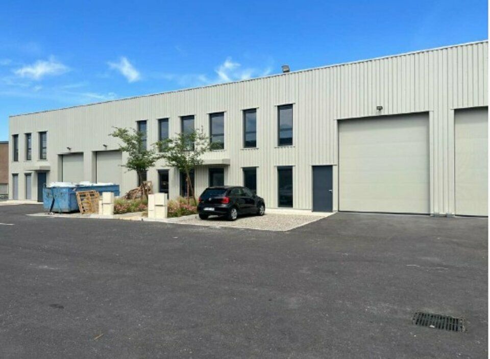 Location local d''activites 319 m² non divisibles