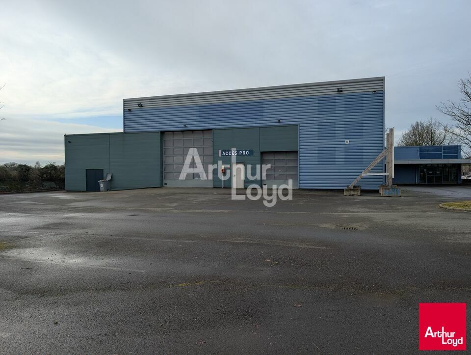 Location local d''activites 1500 m² divisibles à partir de 690 m²